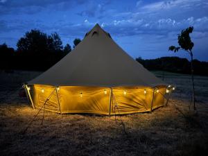 Tentes de luxe Discover Our New Glamping Tent Experience at the Mont Gapier : Tente