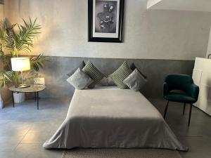 A un passo dal Castello Maschio ANGIOINO Appartment