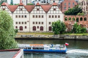 Old Town Apartment for groups - RIVER VIEW - Five Bedrooms - Comfy Apartments