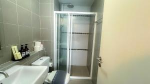 Great accommodation next to a shopping mall