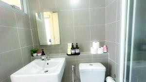 Great accommodation next to a shopping mall