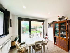 ROSALES Apartamento y jardín