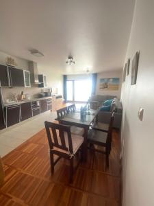 Wave and Sun Apartment