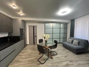 Студія на Герцена-Володимира Великого