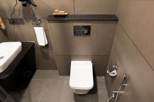 Hotel Kyzen HiTech City- Your Zenly Stay