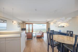 Vanessa Daydreaming 175