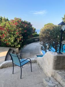 Appartement à Anthéor avec vaste piscine, vue mer et montagne