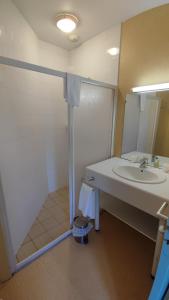 Hotels Ternelia Village vacances Sainte Montaine : Chambre Double