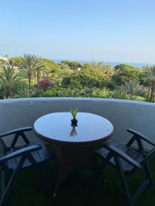 Marbella Beach View and Pool