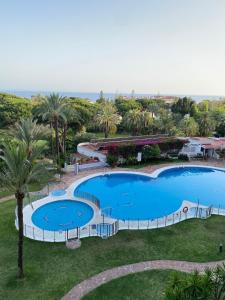 Marbella Beach View and Pool