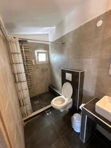 F & R Villa Room No 5