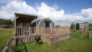 The Galloway Steading - The Foxs Den with Hot Tub and Fire Pit
