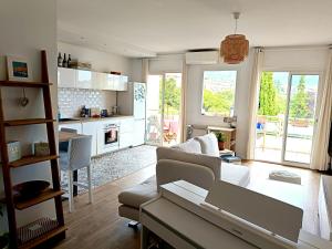Stunning 2 bedroom apartment with Terrace and Sea view, Nice Cimiez Liberation - 3-gwiazdkowe hotele w mieście Nicea