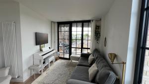 Bright 3 bed in Hackney Wick Perfect for families with kids