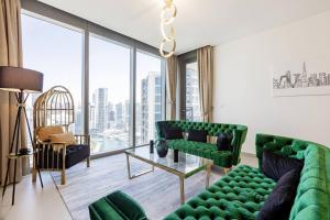 Large 2BR with Marina and Sea View in 5242 Tower - EE Holiday Homes