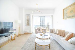 Marina Tower - Stunning 1BHK with Marina View by Elegant Escapes