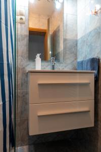 Holiday house with a swimming pool Zmijavci, Zagora - 24240