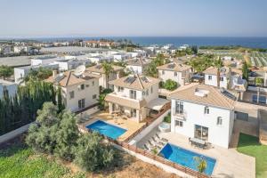 Sol Y Mar 2 Villa w Pool & Jacuzzi - Ubytování bez kategorie ve městě Paralimni