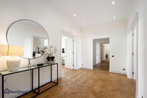 15 Mins Walk to Selfridges, Hyde Park Penthouse