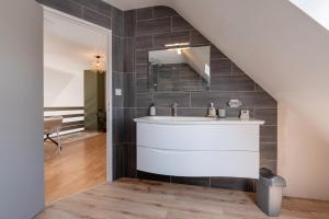 Maisons de vacances Maison avec piscine chauffee : photos des chambres