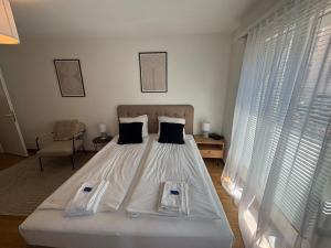 Studio City Center - Crown 13