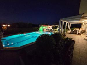 Elia Apartment Garden Oasis With Pool Astros