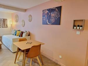Appartements Studio RDC Charme et confort au centre Orleans : photos des chambres