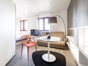 Hotels Novotel Suites Perpignan Centre : Superior Suite with a Double Bed and a Sofa Bed
