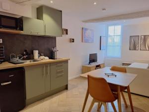 Appartements Studio RDC Charme et confort au centre Orleans : photos des chambres