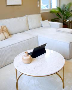 Appartements AMMG Tour Marina – Suites Signature | Vue Mer Panoramique, Jacuzzi & Design : photos des chambres