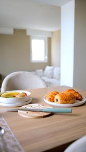 Appartements AMMG Tour Marina – Suites Signature | Vue Mer Panoramique, Jacuzzi & Design : photos des chambres