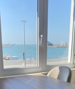 Appartements AMMG Tour Marina – Suites Signature | Vue Mer Panoramique, Jacuzzi & Design : photos des chambres