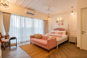 Villa Fleuve 6-BHK Riverfront Hideaway With Infinity Pool & Bathtub