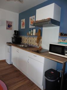 Maisons de vacances Gite 3 La vigne est belle pour 1 a 3 personnes : Maison 2 Chambres