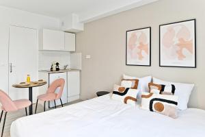 Petit studio équipée en banlieue Parisienne - II