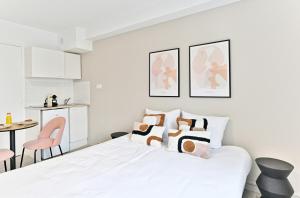 Petit studio équipée en banlieue Parisienne - II