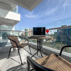 Executive elegantly furnished three bedroom apartment with swimming pool ,all modern facilities fully ,children playground and close proximity to major shopping centers and gourmet restaurants in kilimani