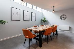 Stunning 2BR Duplex Near Centre