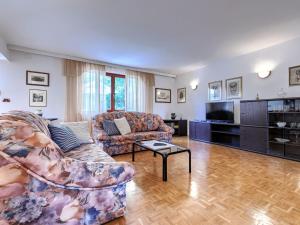 Apartment Lorenzin by Interhome