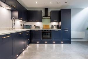 Stunning 2BR Duplex Near Centre