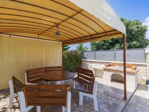 Holiday Home Kristina by Interhome