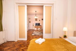 The Walter Salon Unirii - 3 Spacious Rooms and Self Check-in