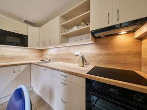 Holiday Home Holiday Hill 38 by Interhome