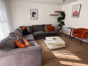 WS10 Contractor House 3 Bed 3 Bath with Parking