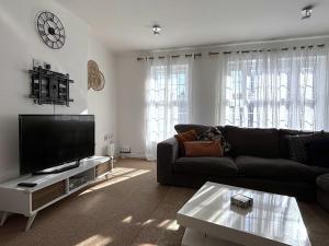 WS10 Contractor House 3 Bed 3 Bath with Parking