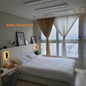 #BLESSYOU STAY #Paid Parking #Free Netflix #Sinjungdong Station 1Min #High-rise View
