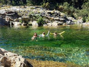 Villas Villa de charme au bord des piscines naturelles : photos des chambres