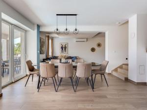 Holiday Home Escape on lake by Interhome