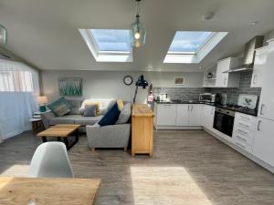 Spacious 3-Bed Seaview Retreat - Family-Friendly in Westward Ho!