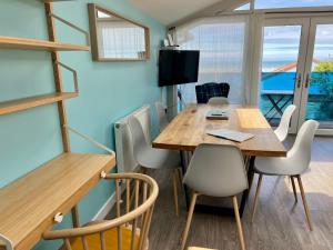 Spacious 3-Bed Seaview Retreat - Family-Friendly in Westward Ho!